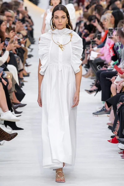 Look 10